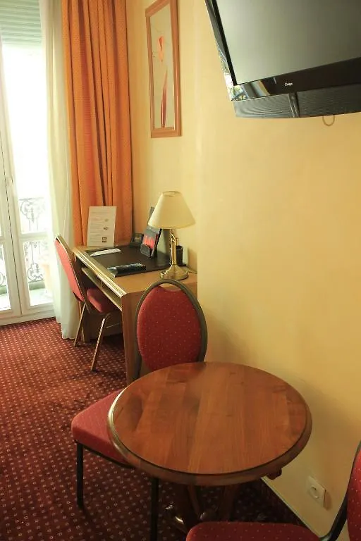 Hotel Foch Lyon 3*,