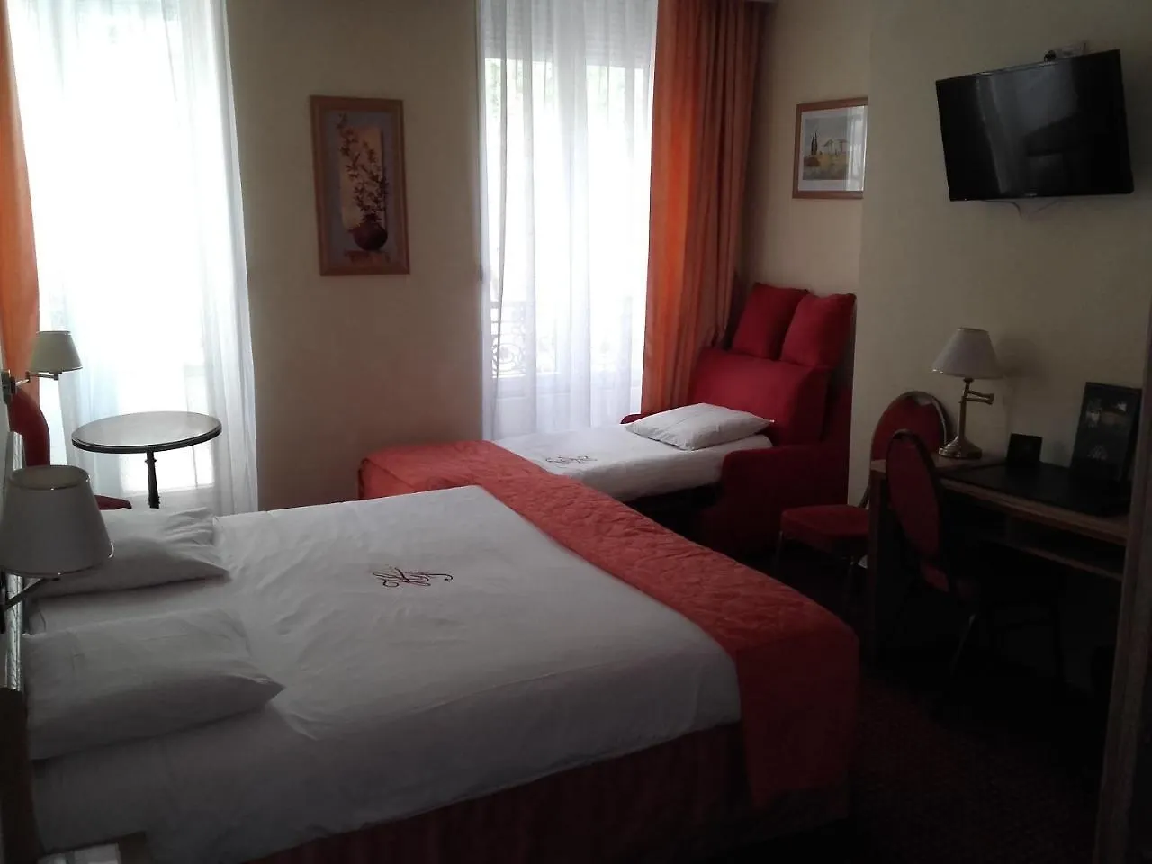 Hotel Foch Lyon 3*,  France